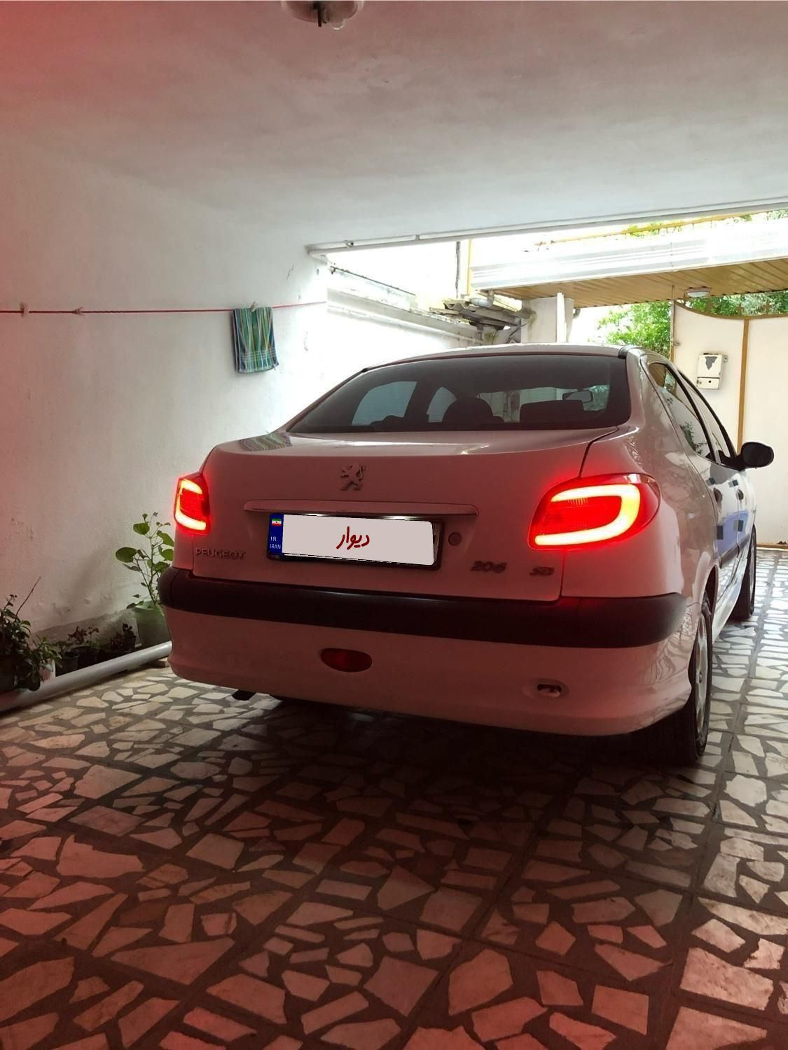 پژو ۲۰۶ صندوق دار v8 - 1395