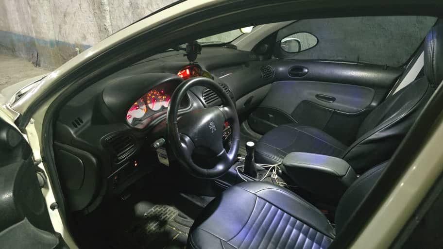 پژو ۲۰۶ صندوق دار v8 - 1392