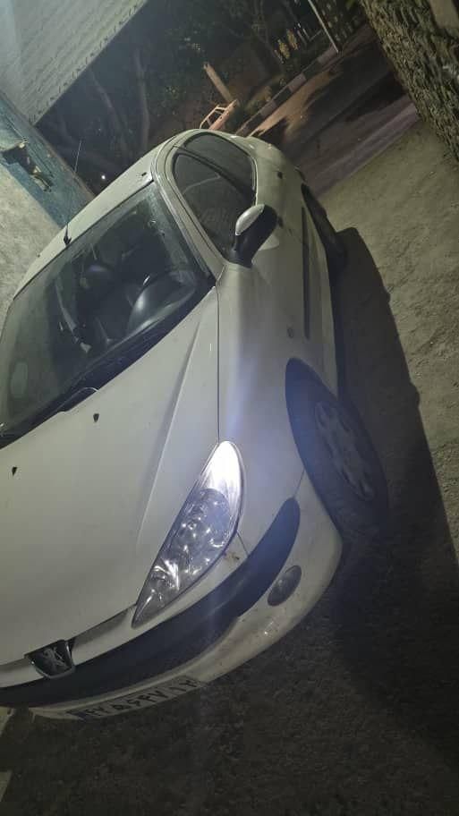 پژو ۲۰۶ صندوق دار v8 - 1392