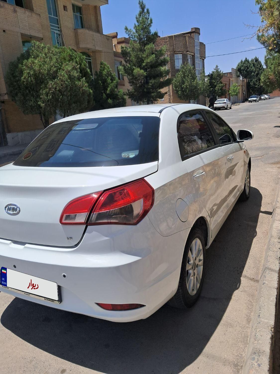 ام وی ام 315 صندوقدار اسپرت دنده‌ای - 1394