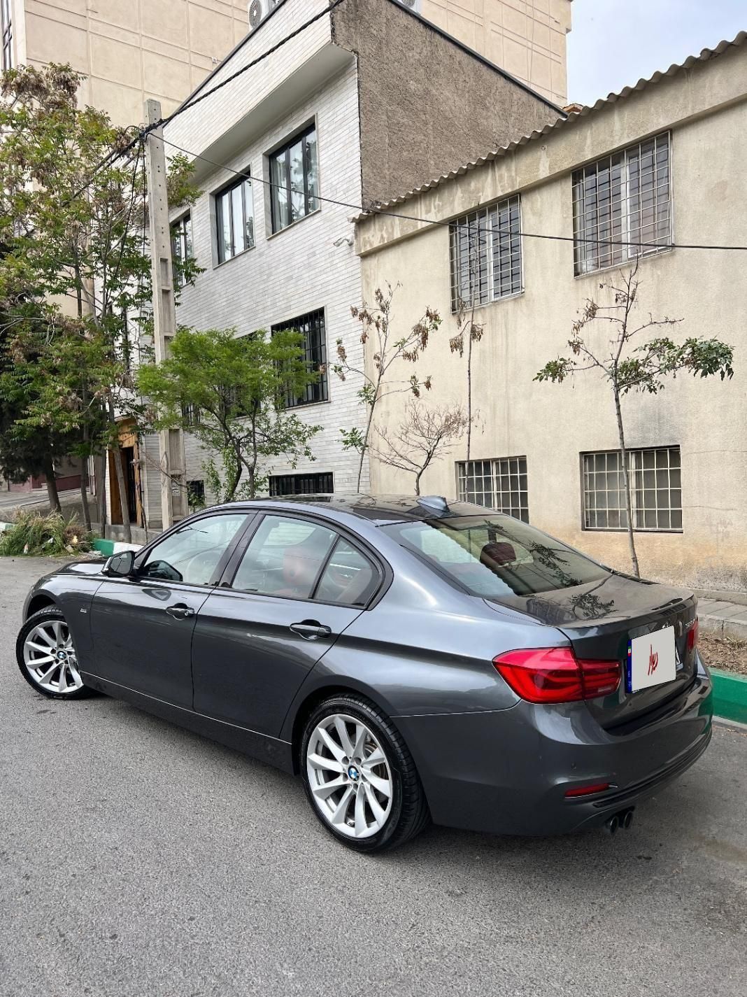ب ام و سری 3 سدان 320i - 2018