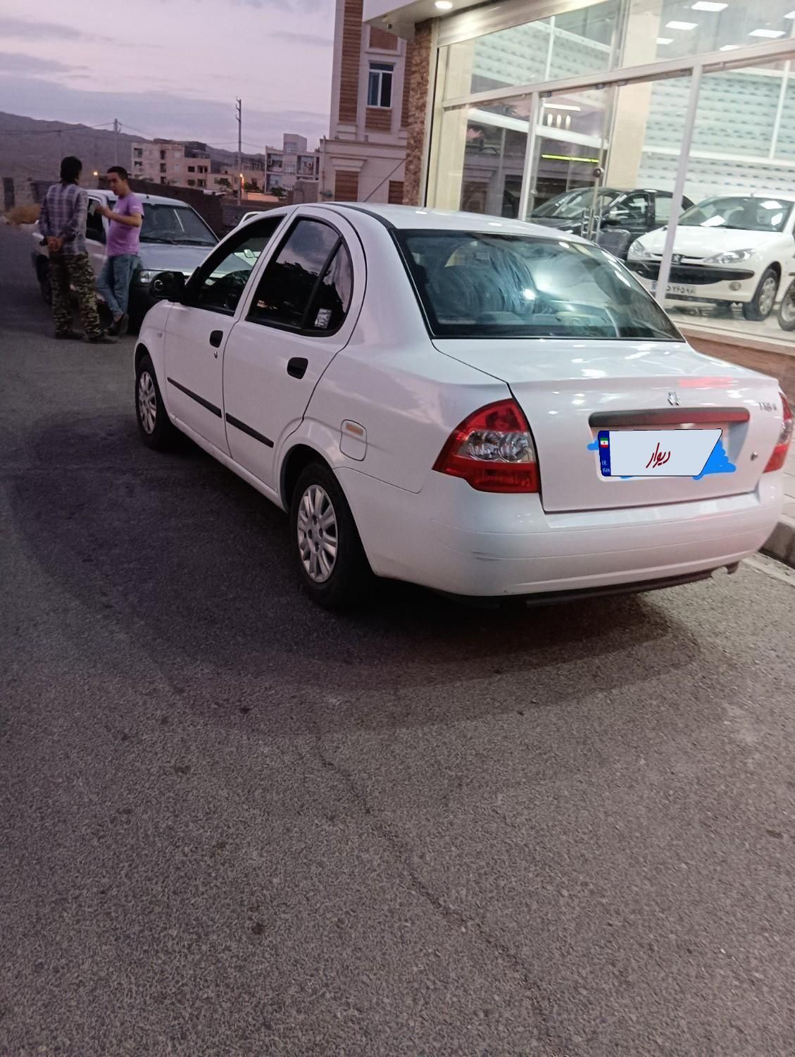 تیبا صندوق دار SX - 1401
