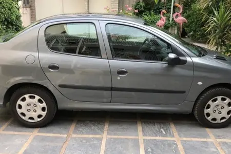 پژو ۲۰۶ صندوق دار v8 - 1399