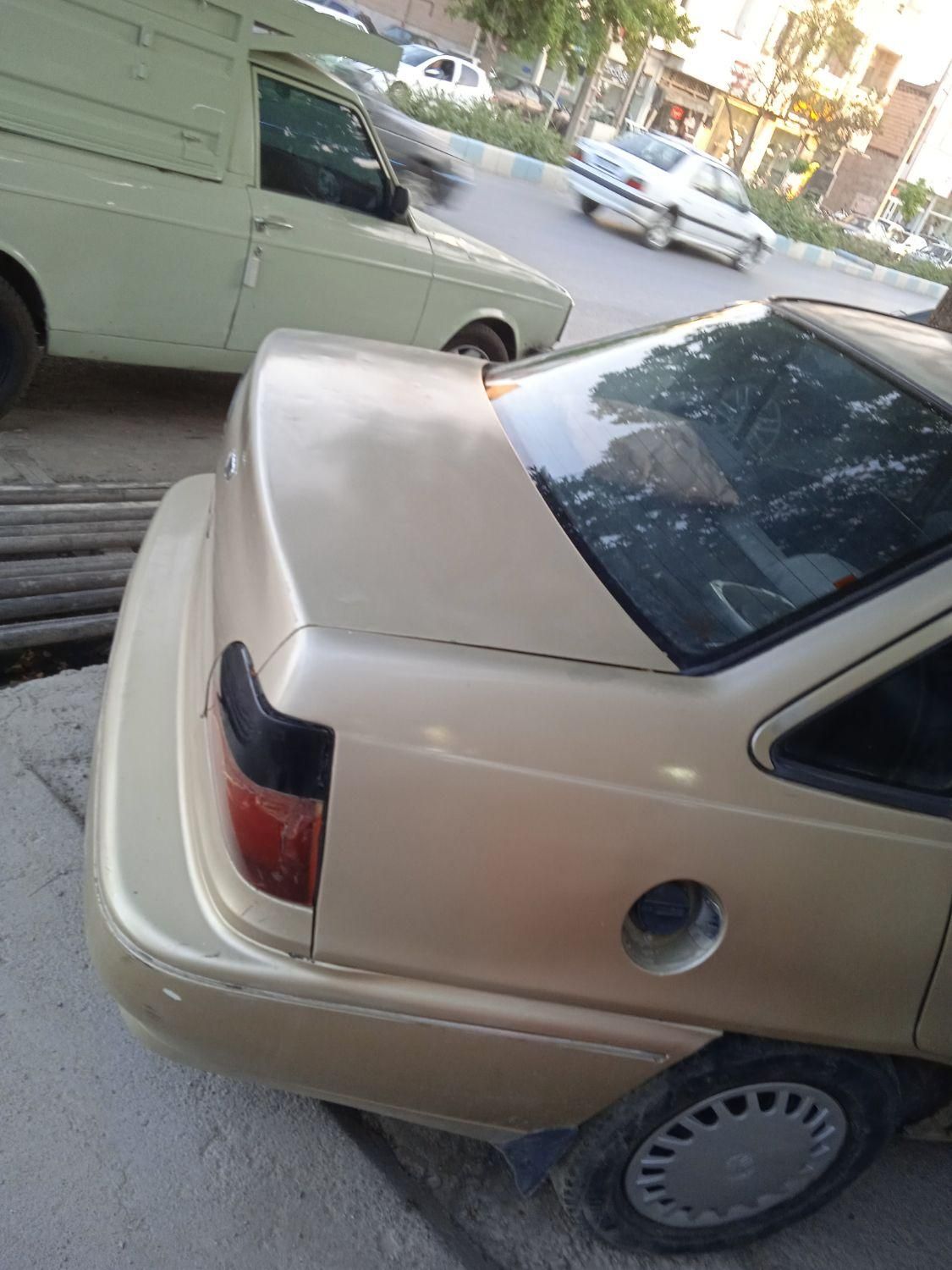 دوو سیلو سدان - 1378