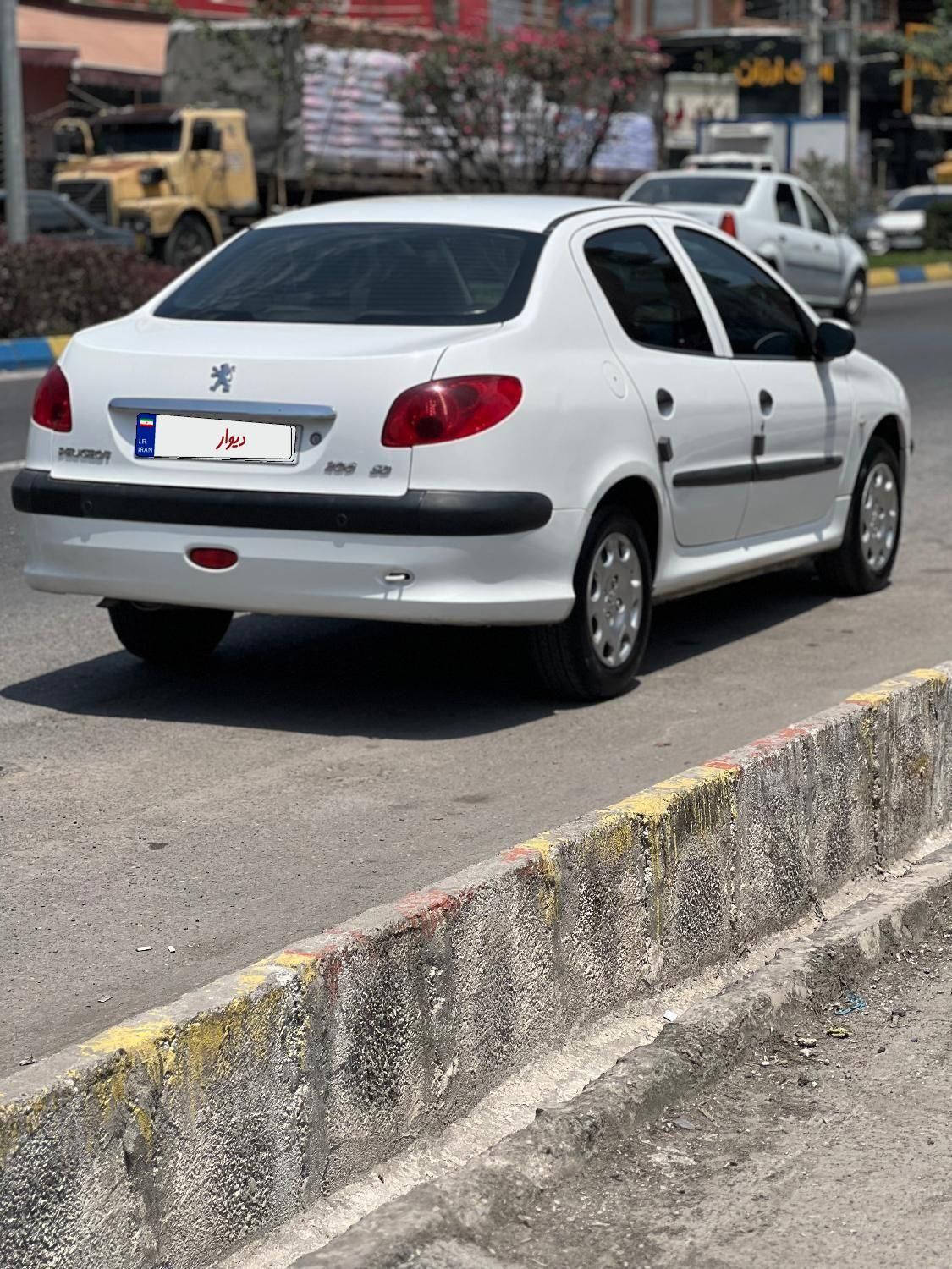 پژو ۲۰۶ صندوق دار v8 - 1396