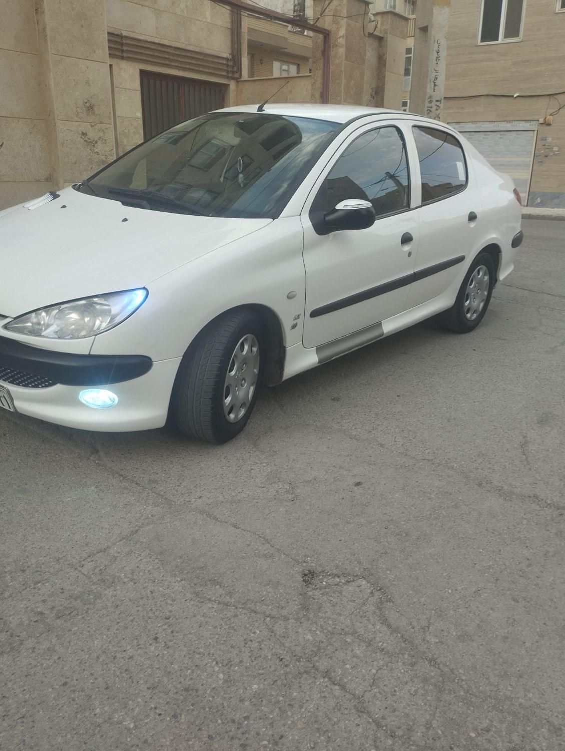 پژو ۲۰۶ صندوق دار v8 - 1395