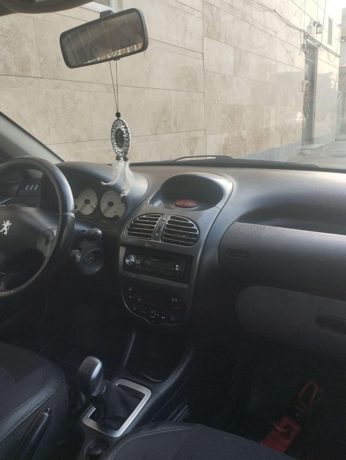 پژو ۲۰۶ صندوق دار v8 - 1395