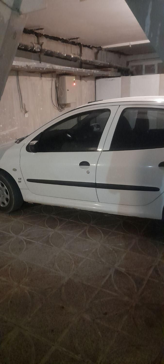 پژو ۲۰۶ صندوق دار v8 - 1393