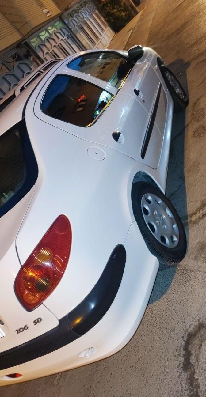 پژو ۲۰۶ صندوق دار v8 - 1395