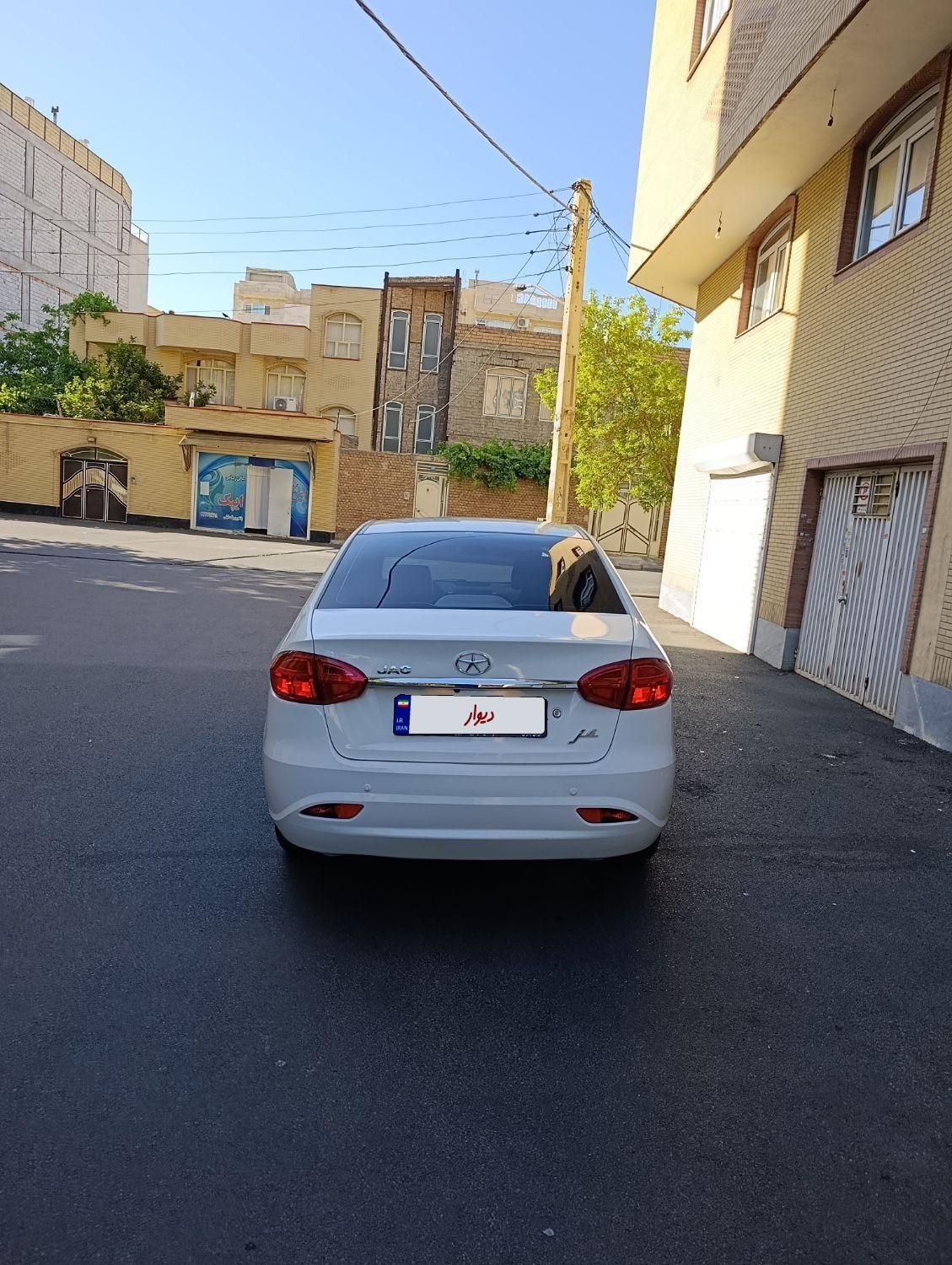 جک J4 اتوماتیک ساده - 1402