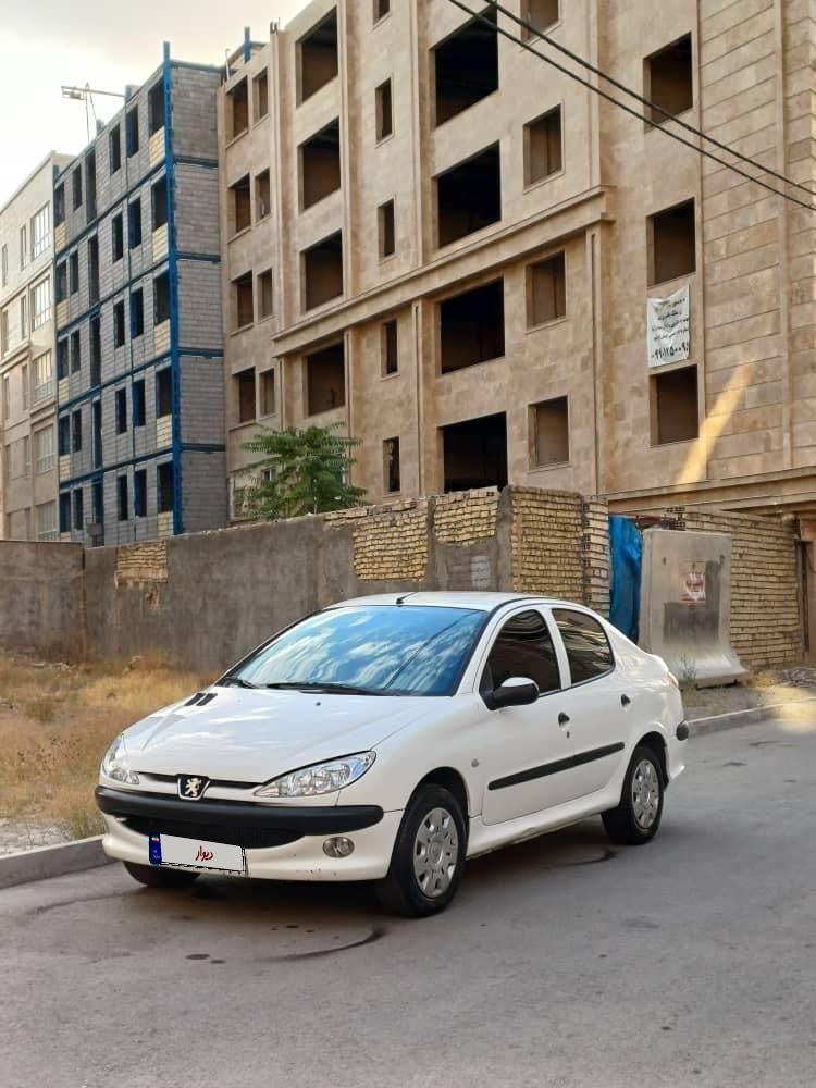 پژو ۲۰۶ صندوق دار v8 - 1393