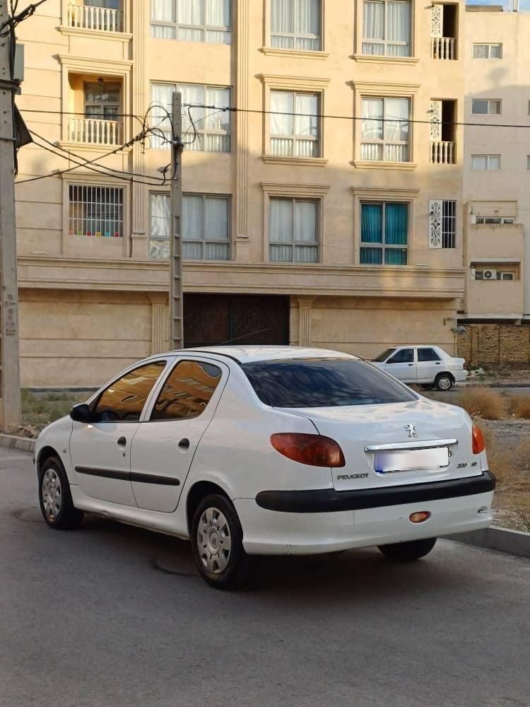 پژو ۲۰۶ صندوق دار v8 - 1393