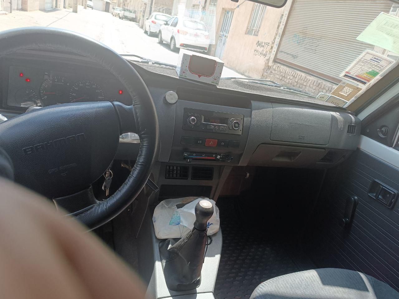 مزدا وانت تک کابین دنده‌ای - 1402