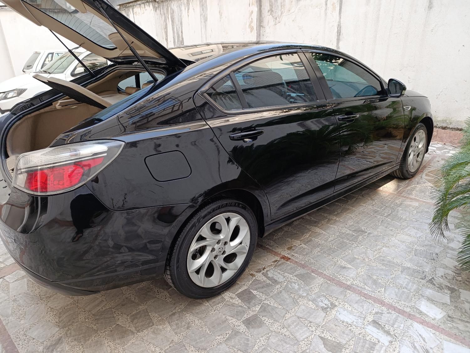 ام جی 6 لیفت بک GT فیس قدیم - 2012