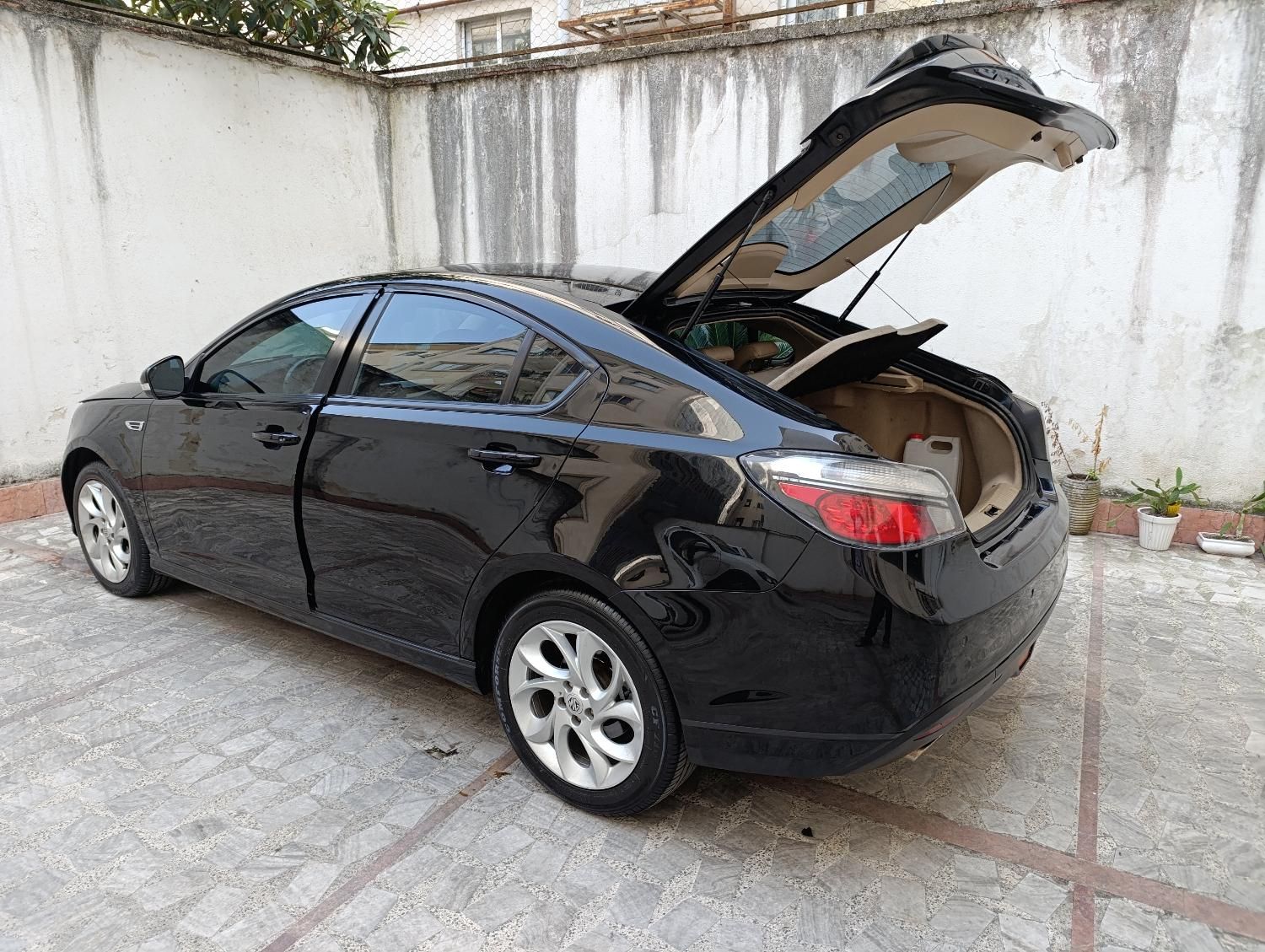 ام جی 6 لیفت بک GT فیس قدیم - 2012
