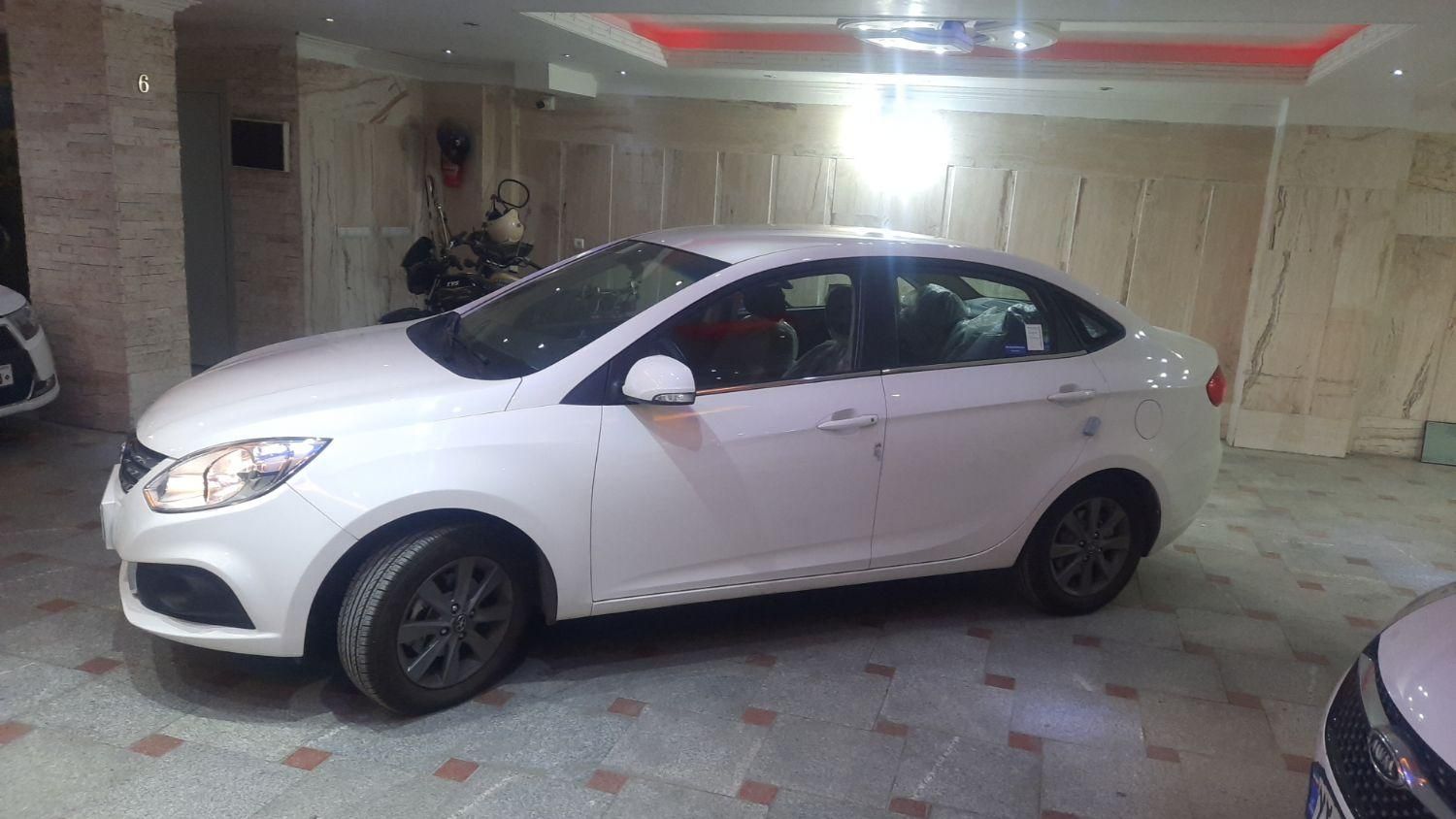 جک J4 اتوماتیک ساده - 1402