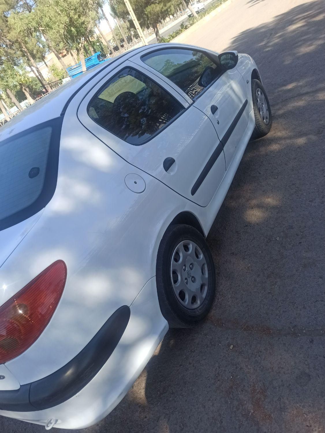 پژو ۲۰۶ صندوق دار v8 - 1394