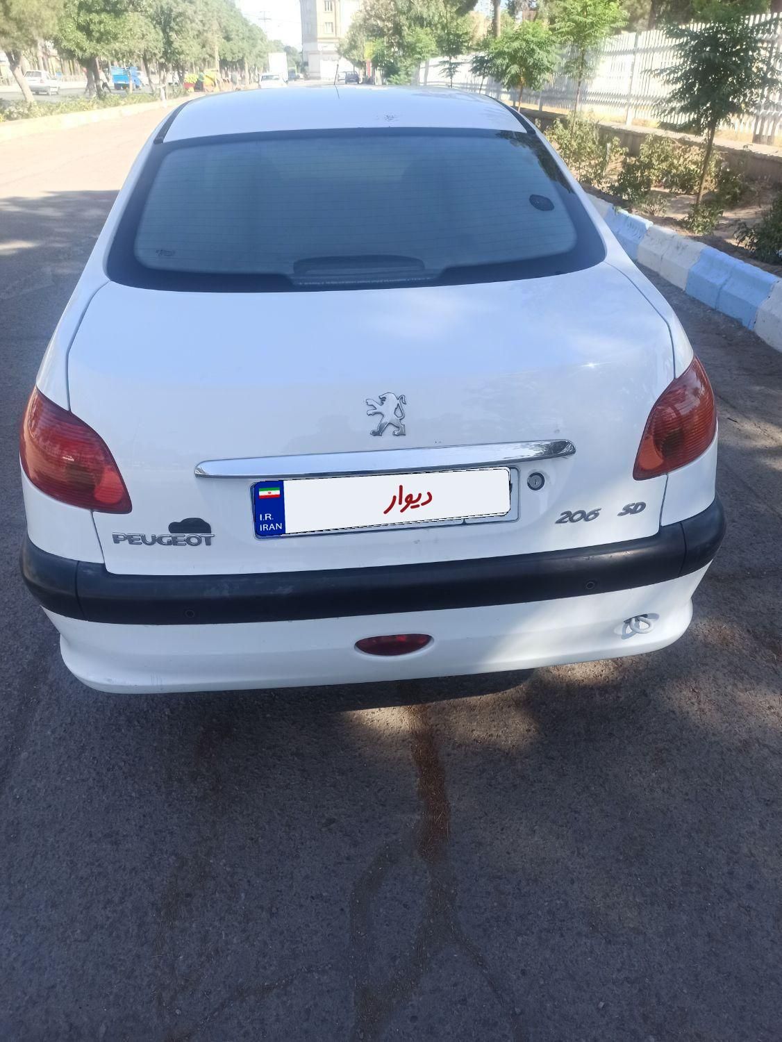 پژو ۲۰۶ صندوق دار v8 - 1394