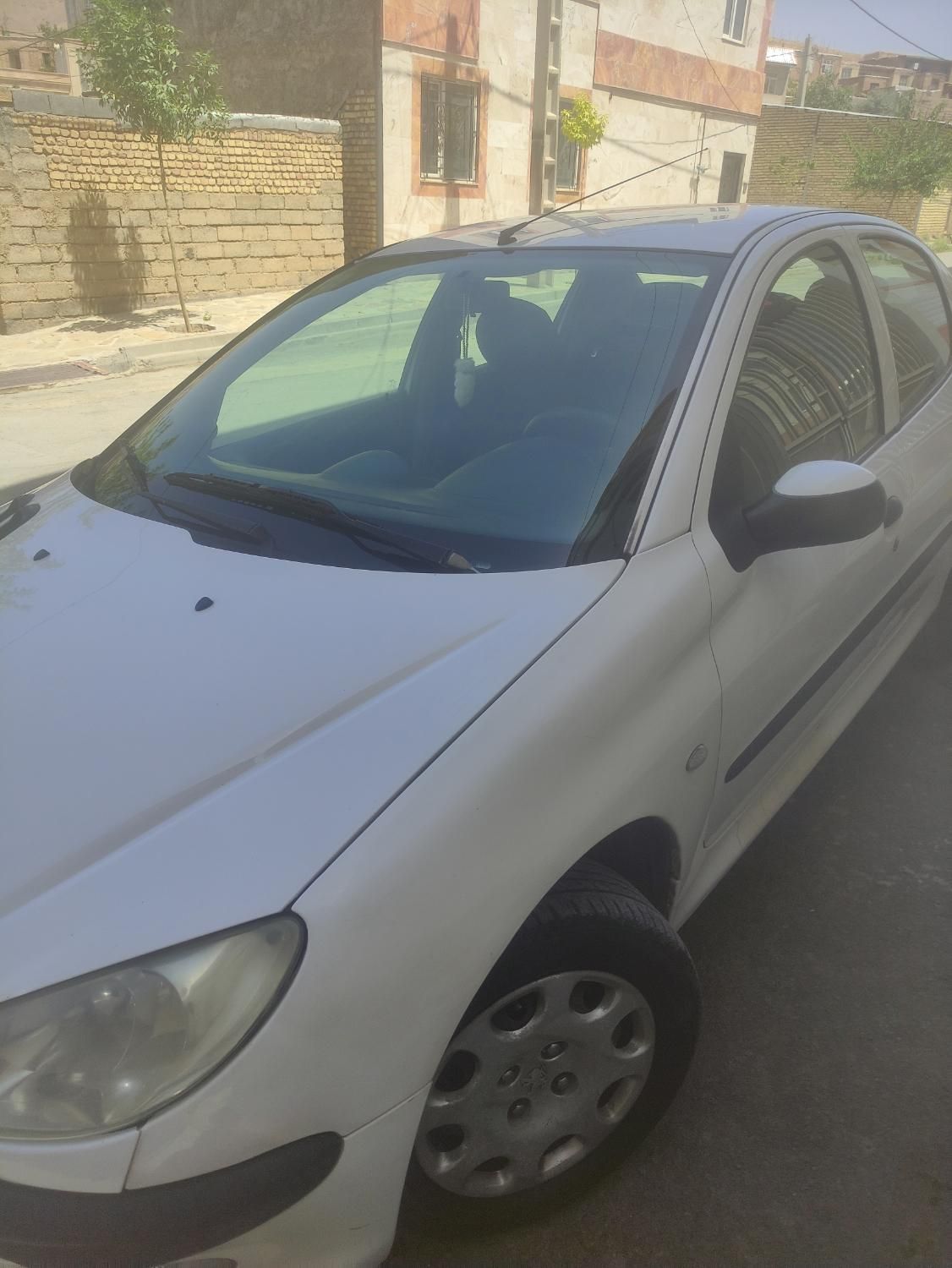 پژو ۲۰۶ صندوق دار v8 - 1390