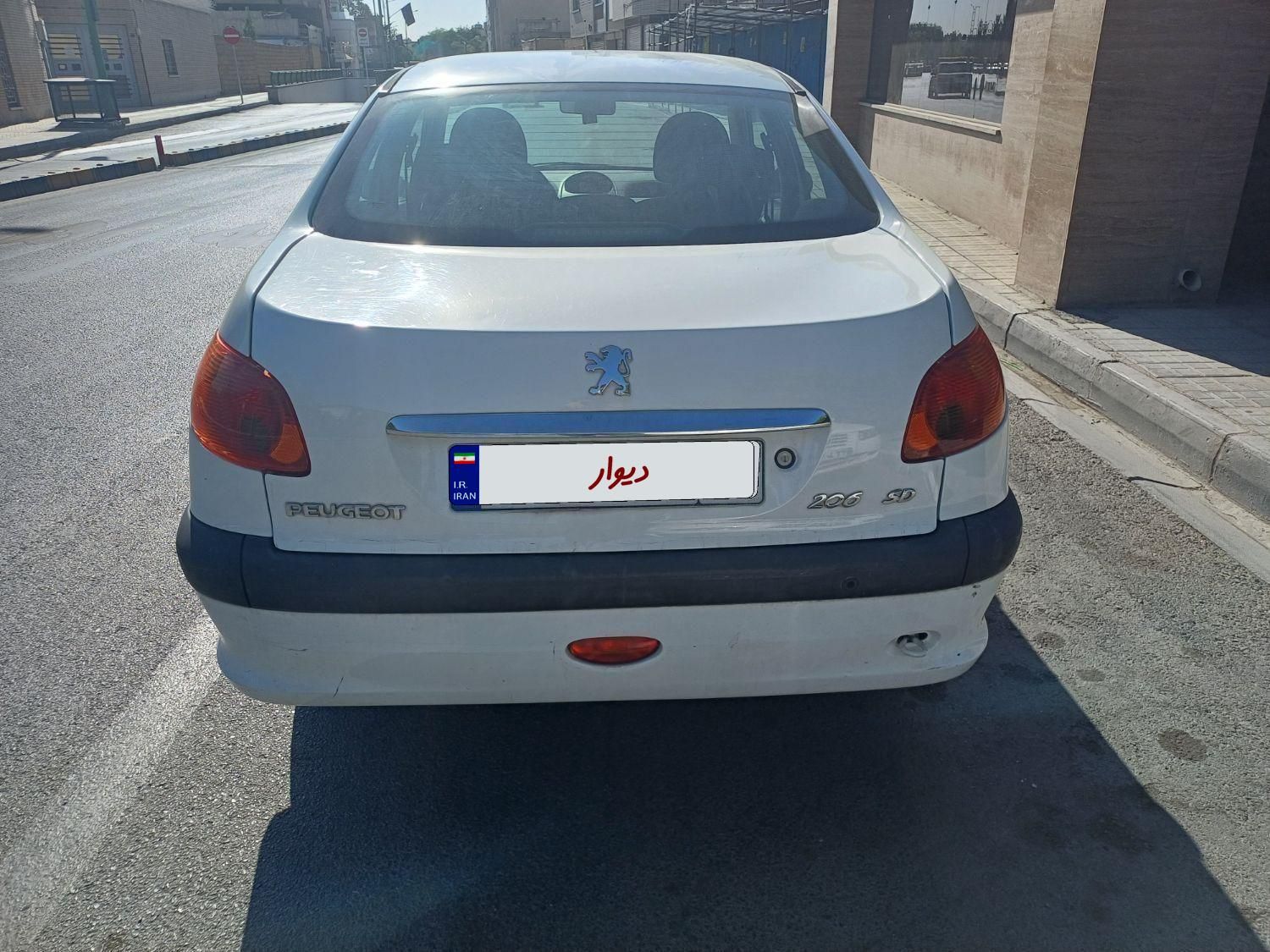 پژو ۲۰۶ صندوق دار v8 - 1393