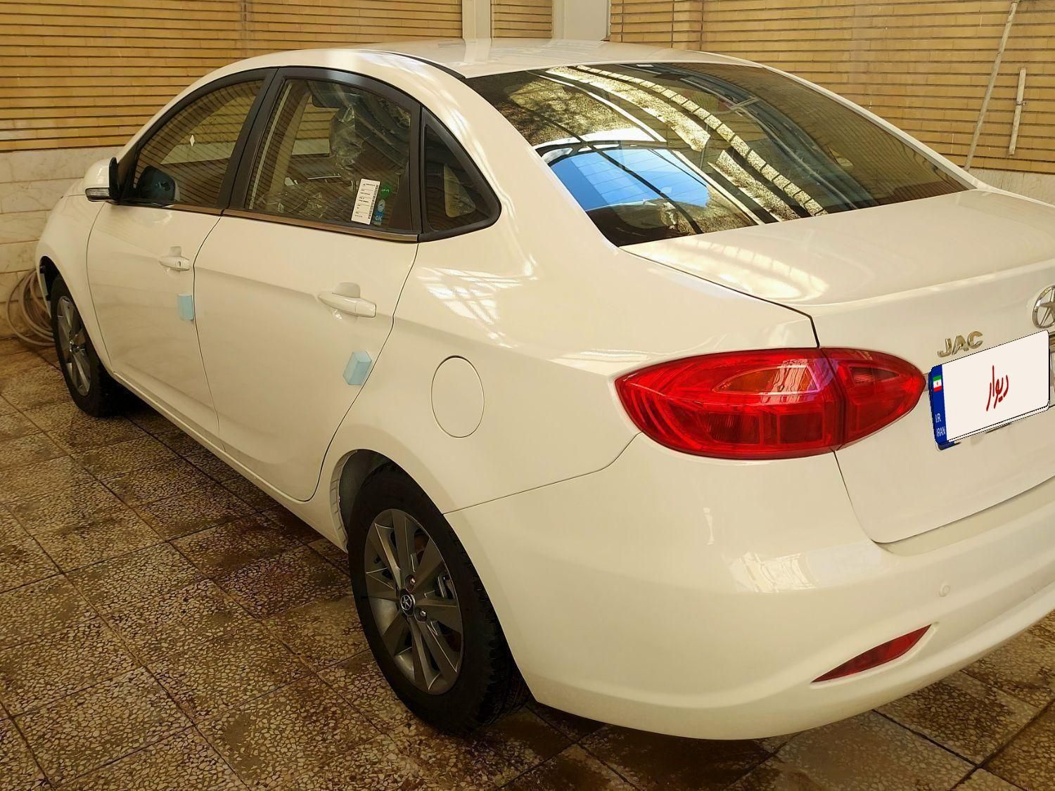 جک J4 اتوماتیک ساده - 1404
