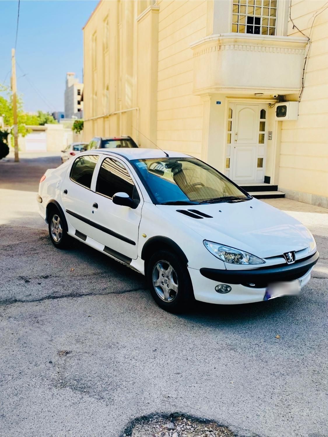 پژو ۲۰۶ صندوق دار v8 - 1391