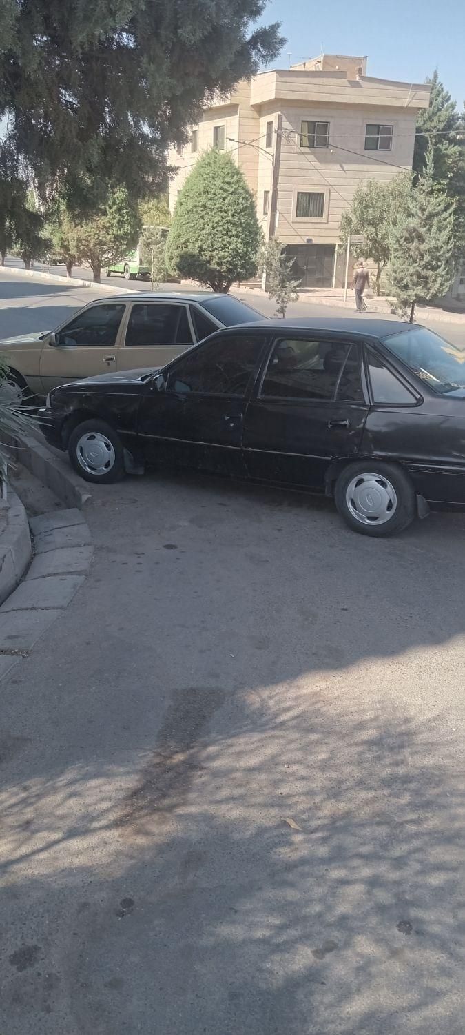 دوو سیلو سدان - 1382