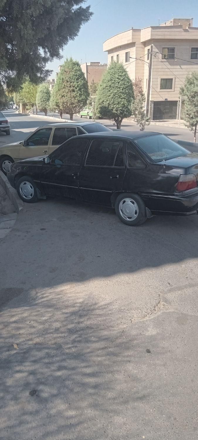 دوو سیلو سدان - 1382