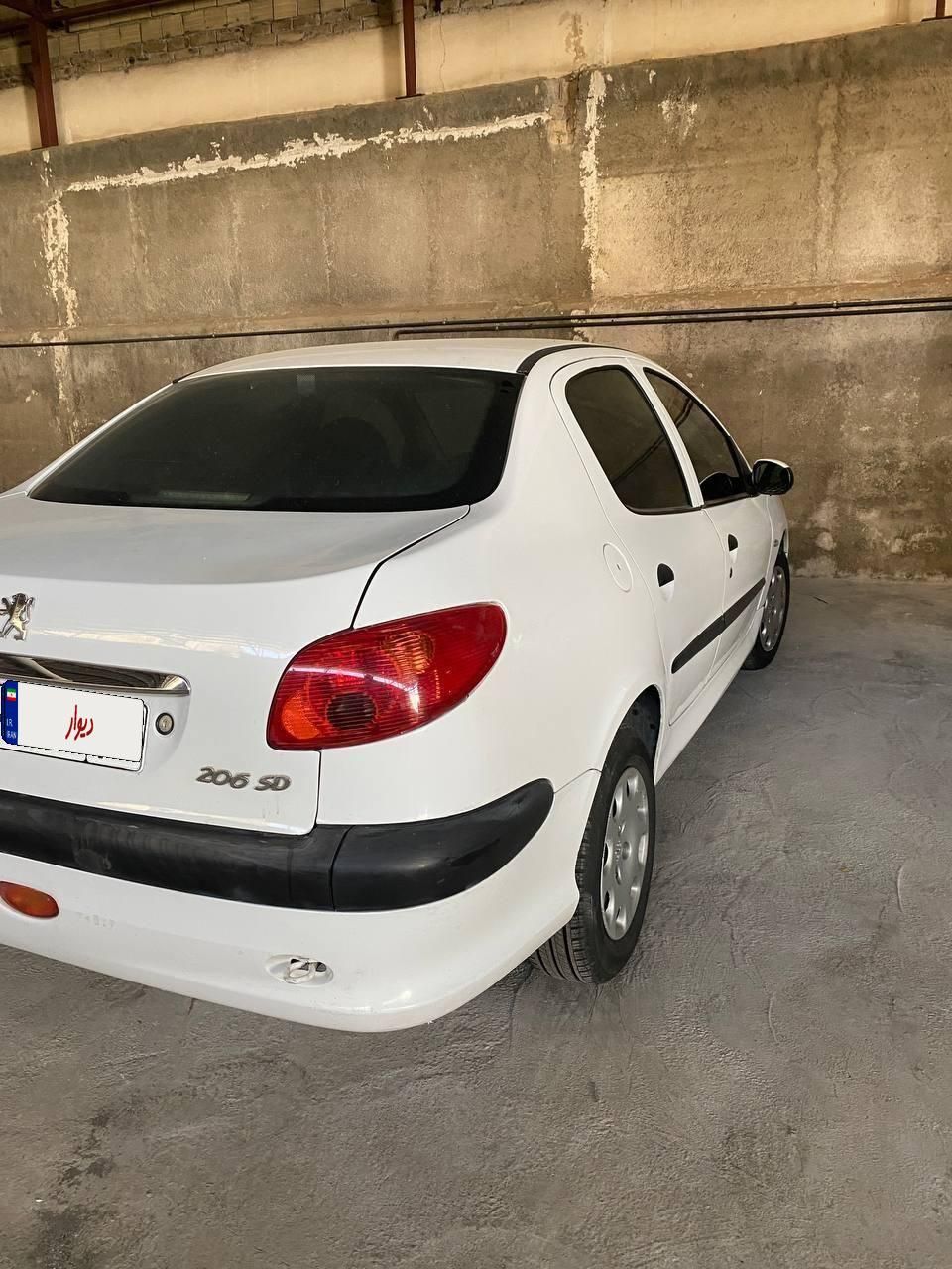 پژو ۲۰۶ صندوق دار v8 - 1391