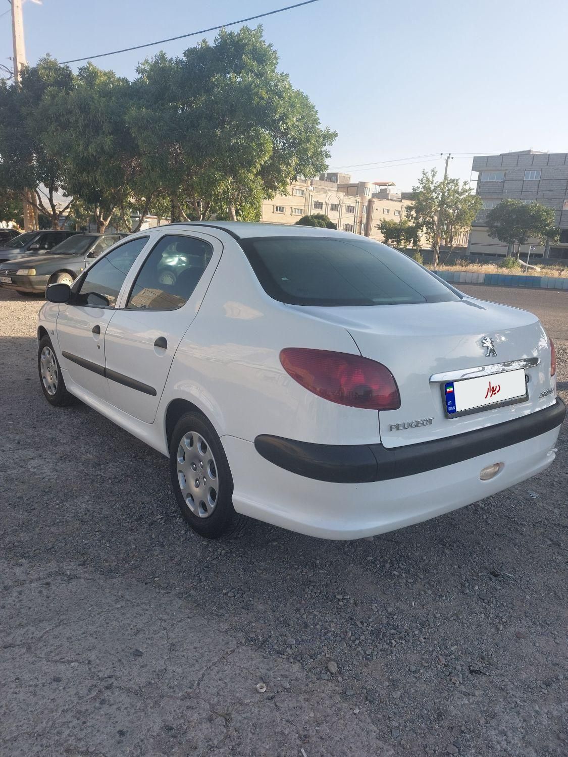 پژو ۲۰۶ صندوق دار v20 - 1390