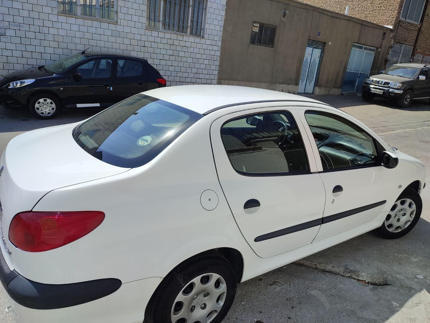 پژو ۲۰۶ صندوق دار v8 - 1395