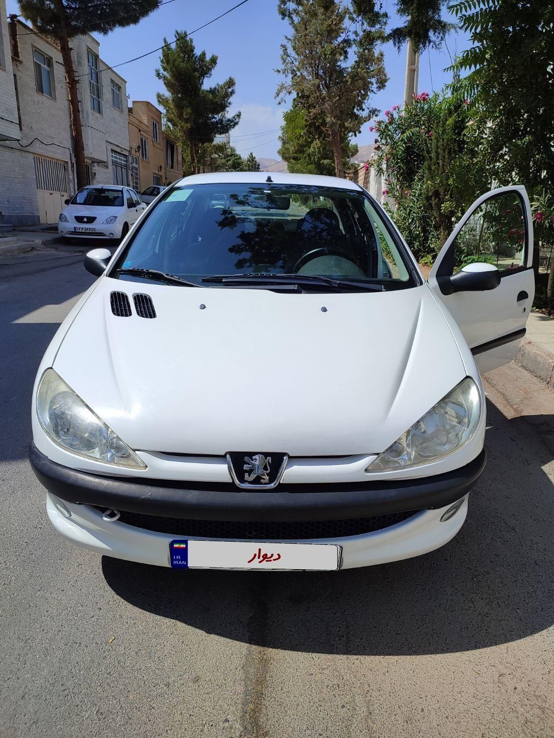 پژو ۲۰۶ صندوق دار v8 - 1395