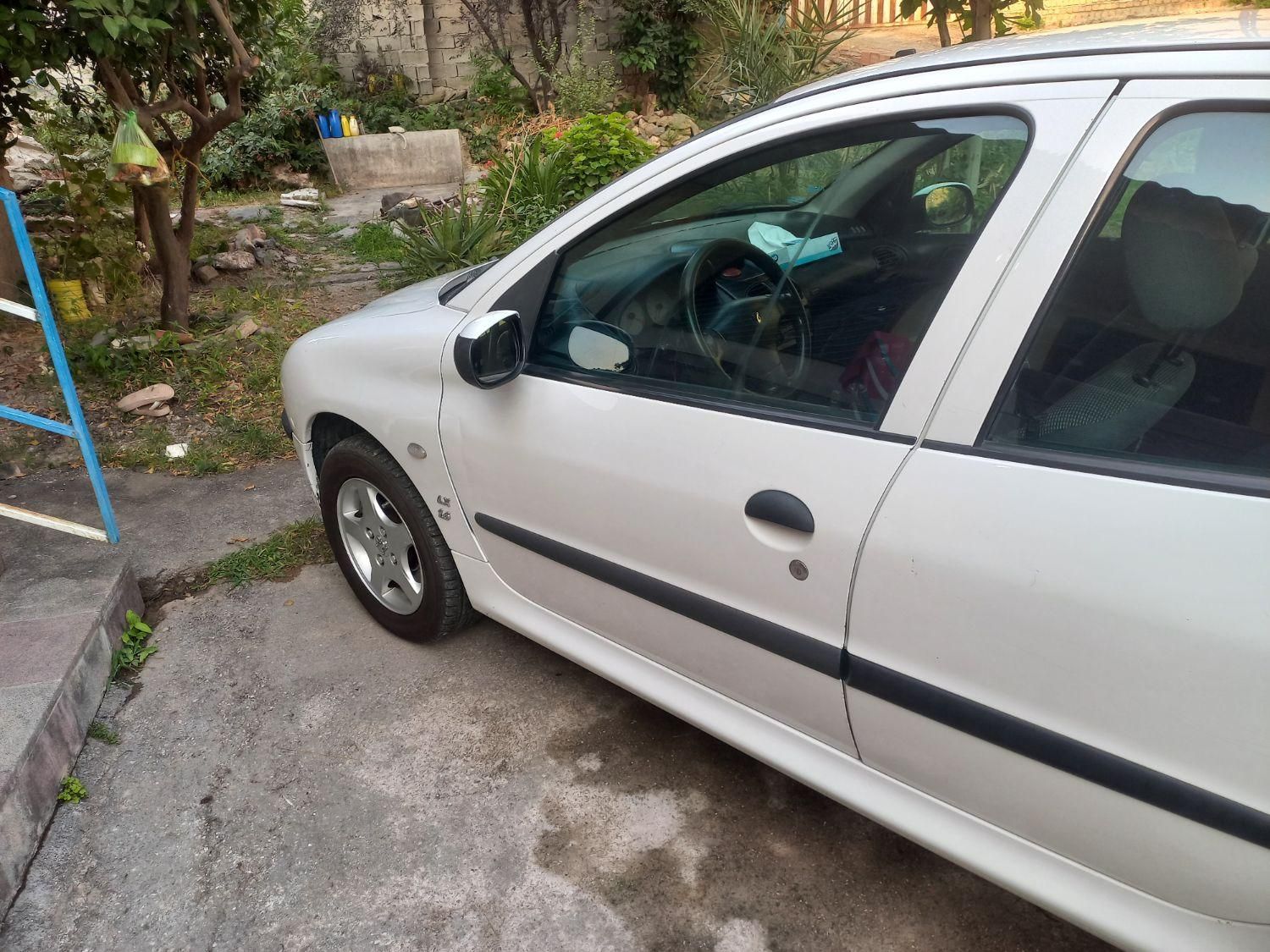 پژو ۲۰۶ صندوق دار v8 - 1395
