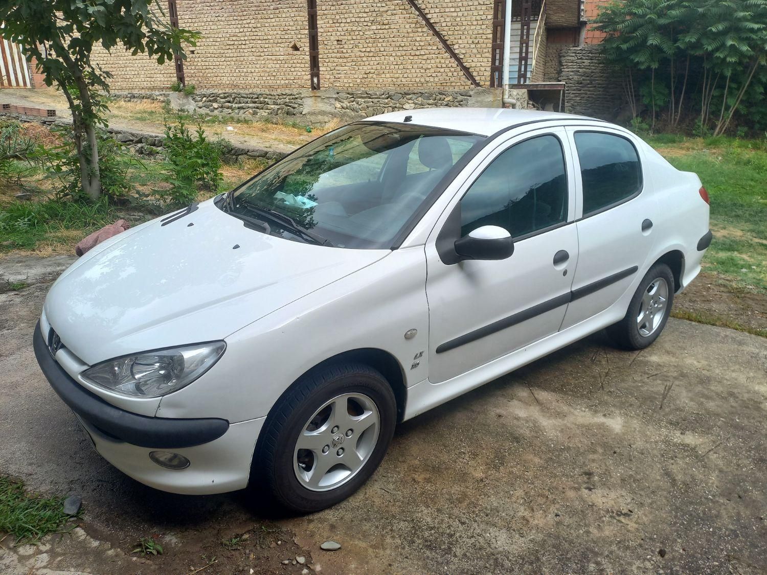 پژو ۲۰۶ صندوق دار v8 - 1395