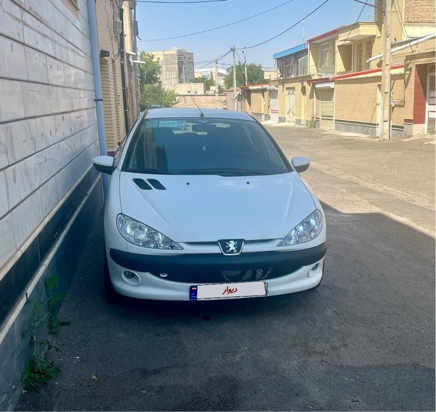 پژو ۲۰۶ صندوق دار v8 - 1396