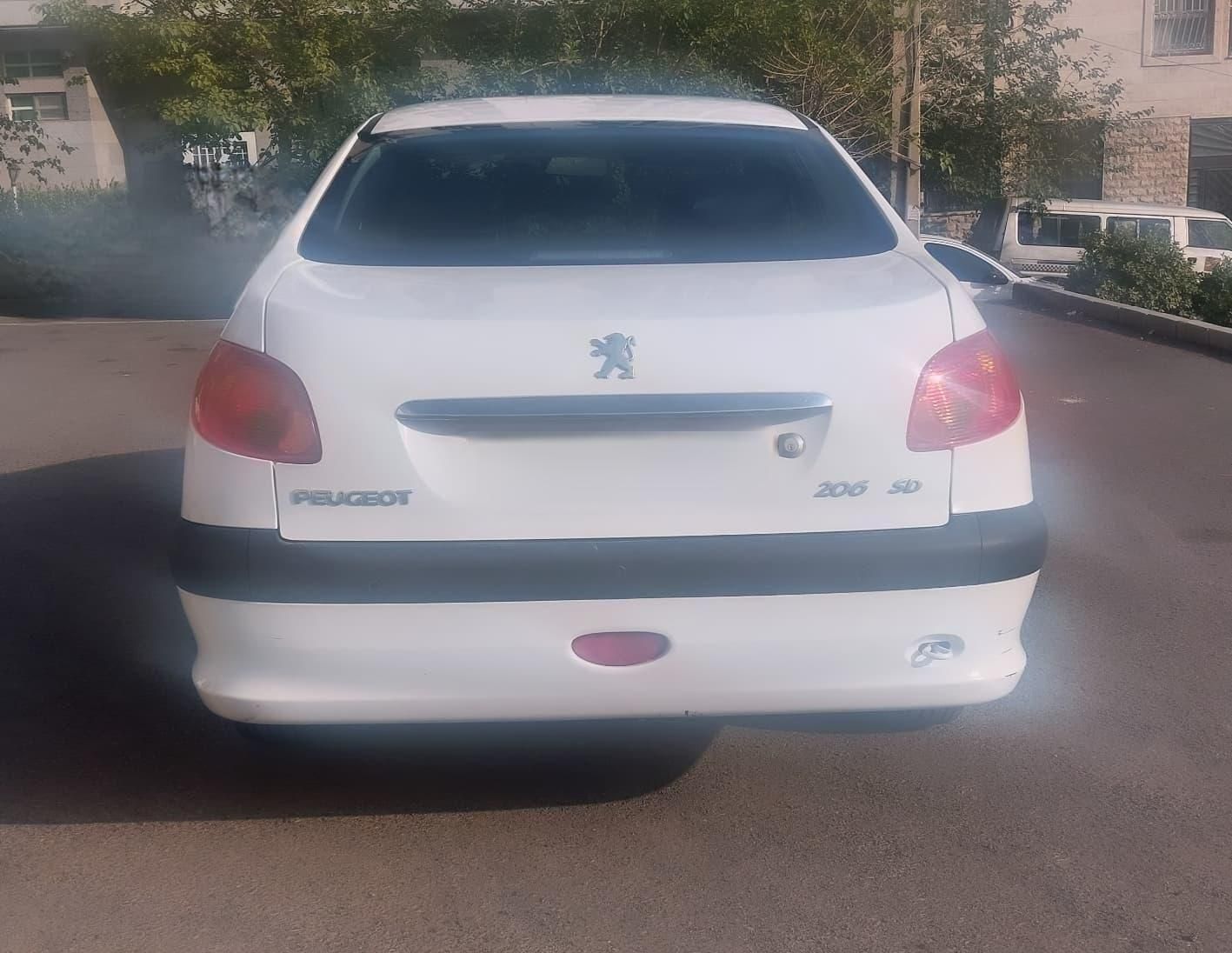 پژو ۲۰۶ صندوق دار v8 - 1392