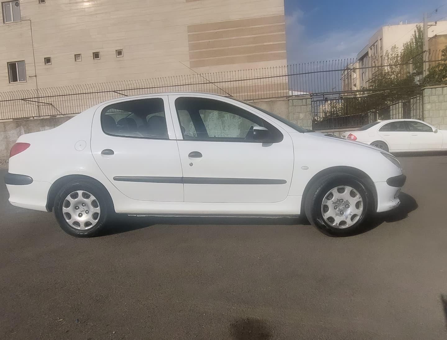 پژو ۲۰۶ صندوق دار v8 - 1392