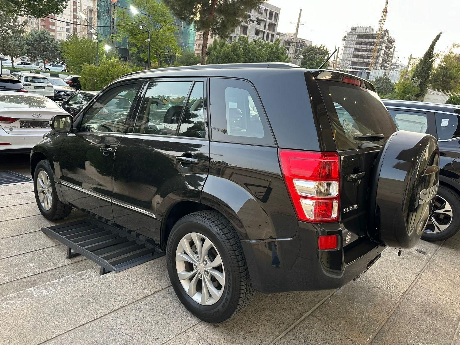 سوزوکی ویتارا ایران خودرو 2400 دنده‌ای - 1397