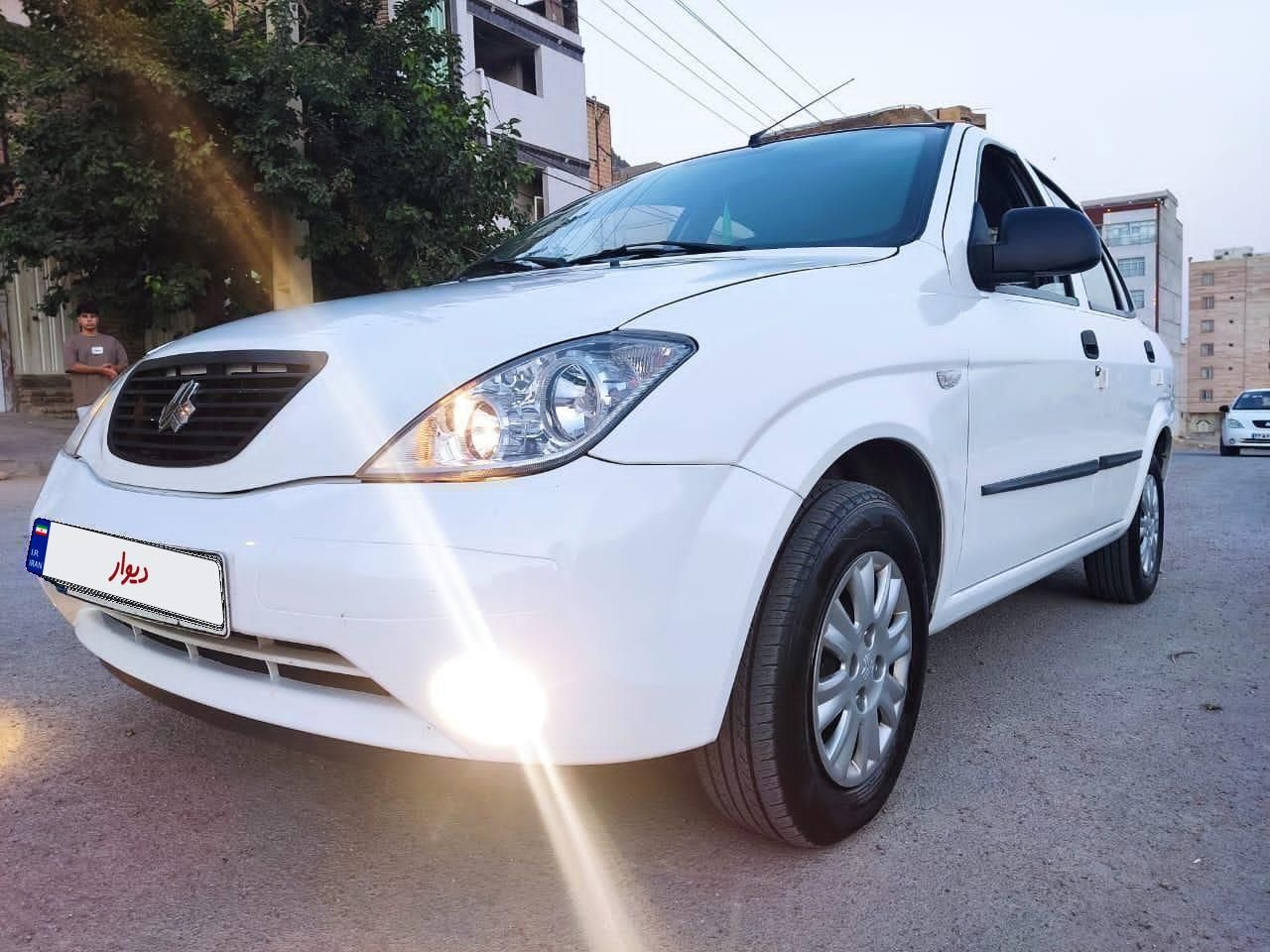 تیبا صندوق دار SX - 1401