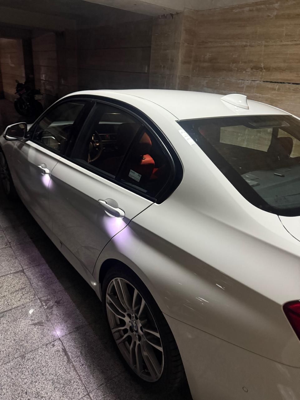 ب ام و سری 3 سدان 330i فول - 2018