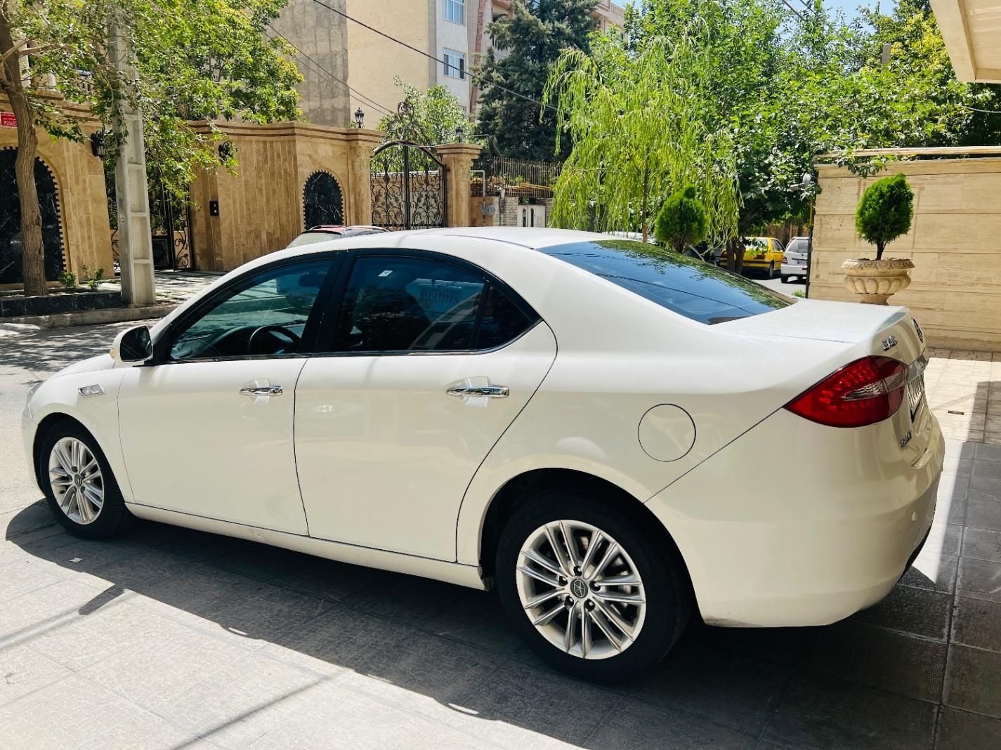 جک J5 اتوماتیک - 1394