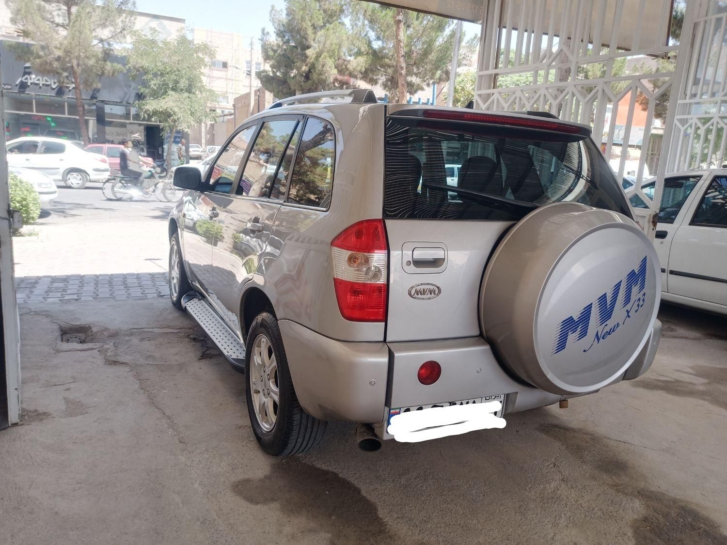 ام وی ام X33 دنده‌ای ساده - 1391