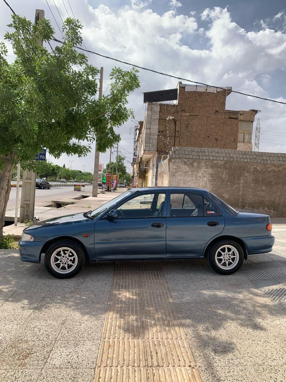 میتسوبیشی لنسر 1.6 لیتر دنده ای - 1993