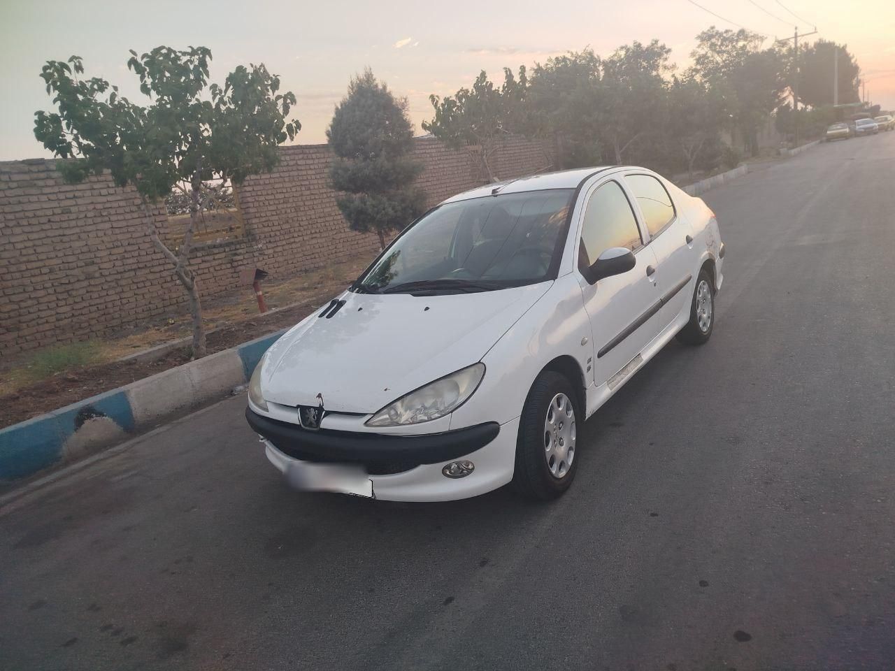 پژو ۲۰۶ صندوق دار v8 - 1398