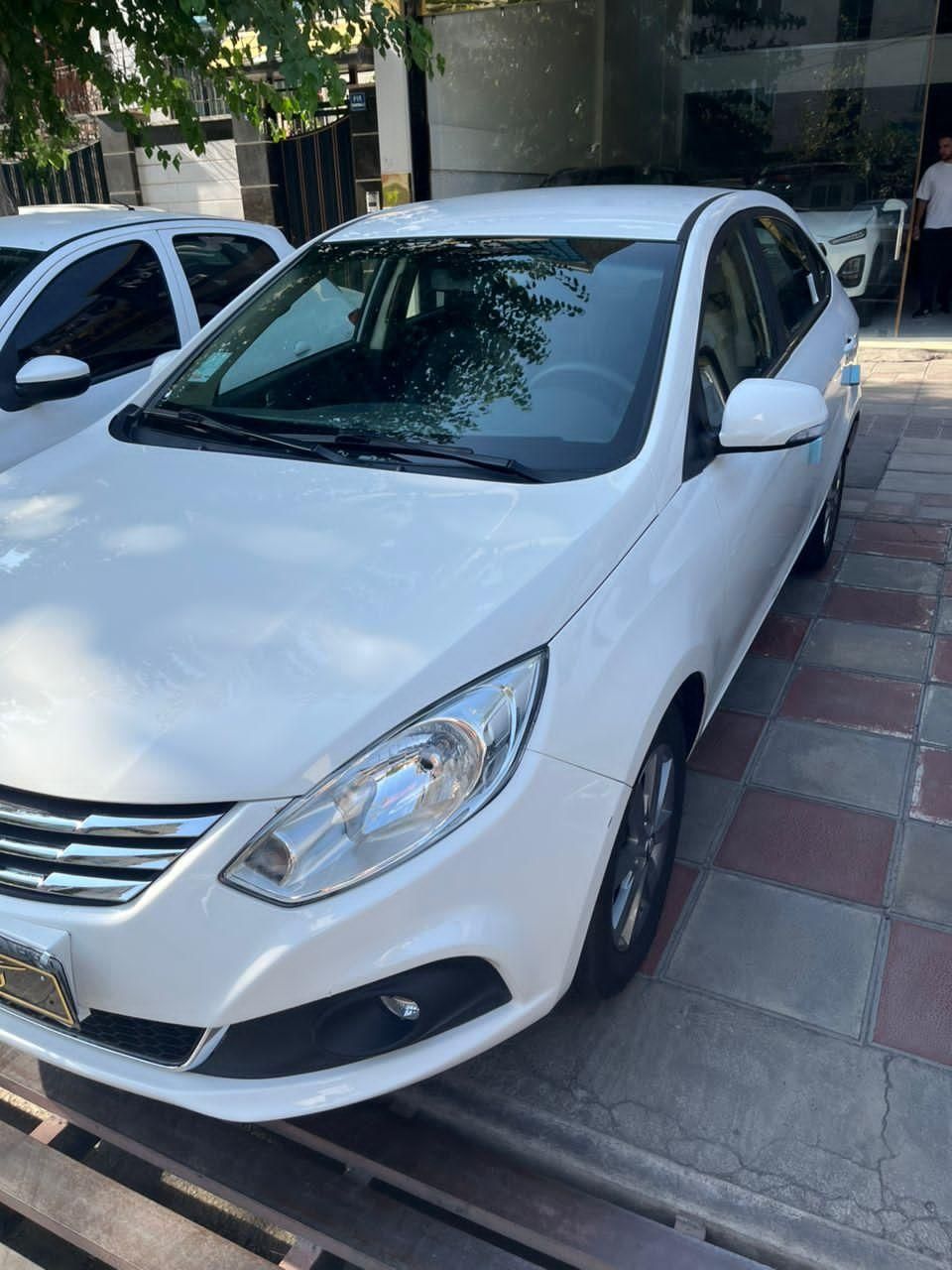 جک J4 اتوماتیک ساده - 1403