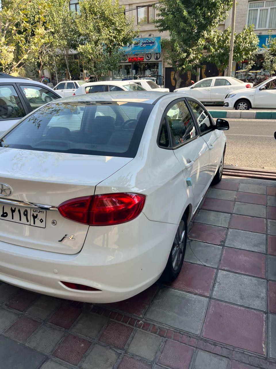 جک J4 اتوماتیک ساده - 1403