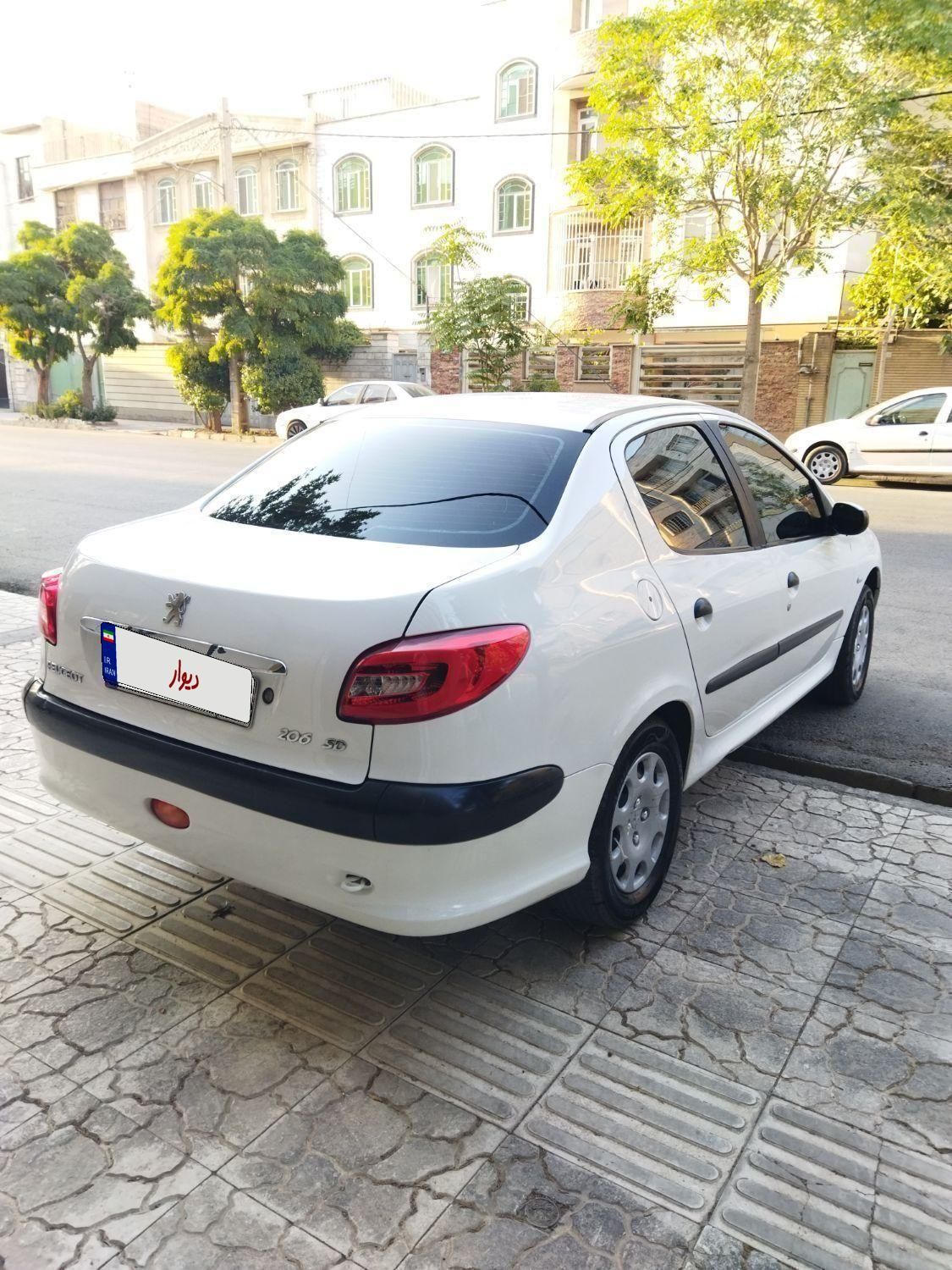 پژو ۲۰۶ صندوق دار v8 - 1390