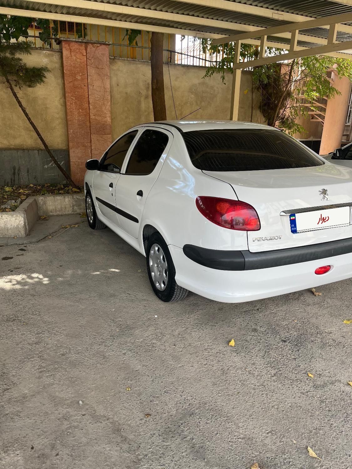 پژو ۲۰۶ صندوق دار v8 - 1399