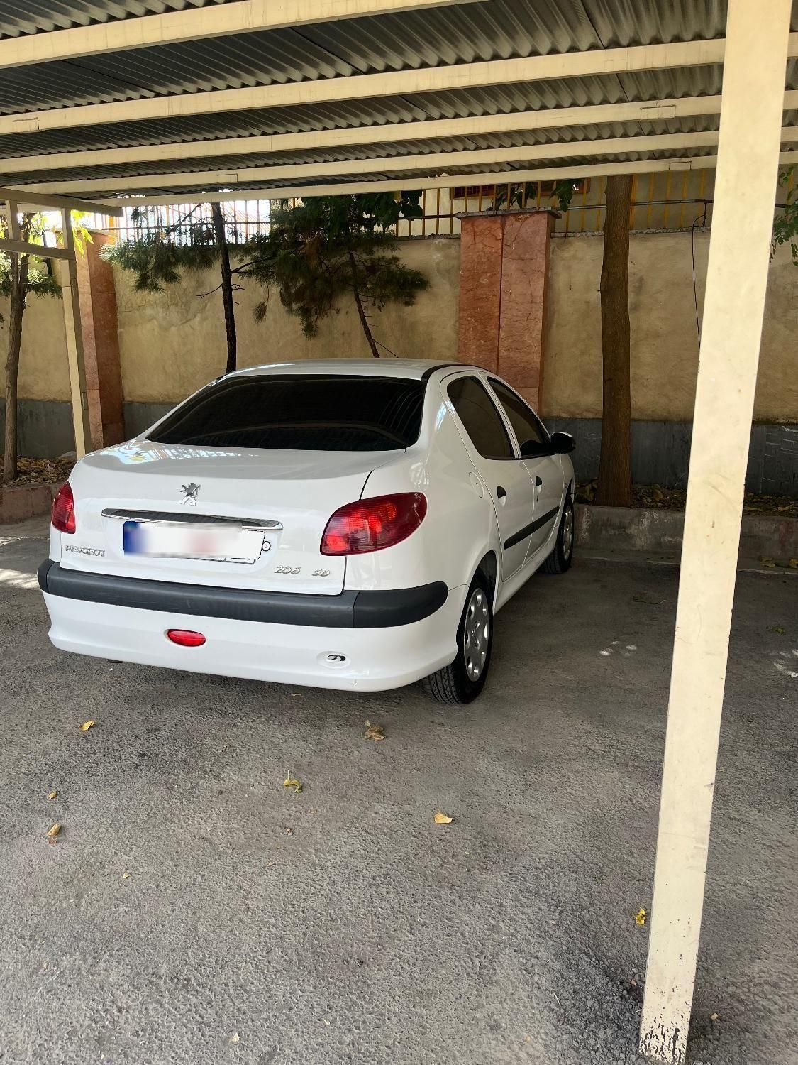 پژو ۲۰۶ صندوق دار v8 - 1399
