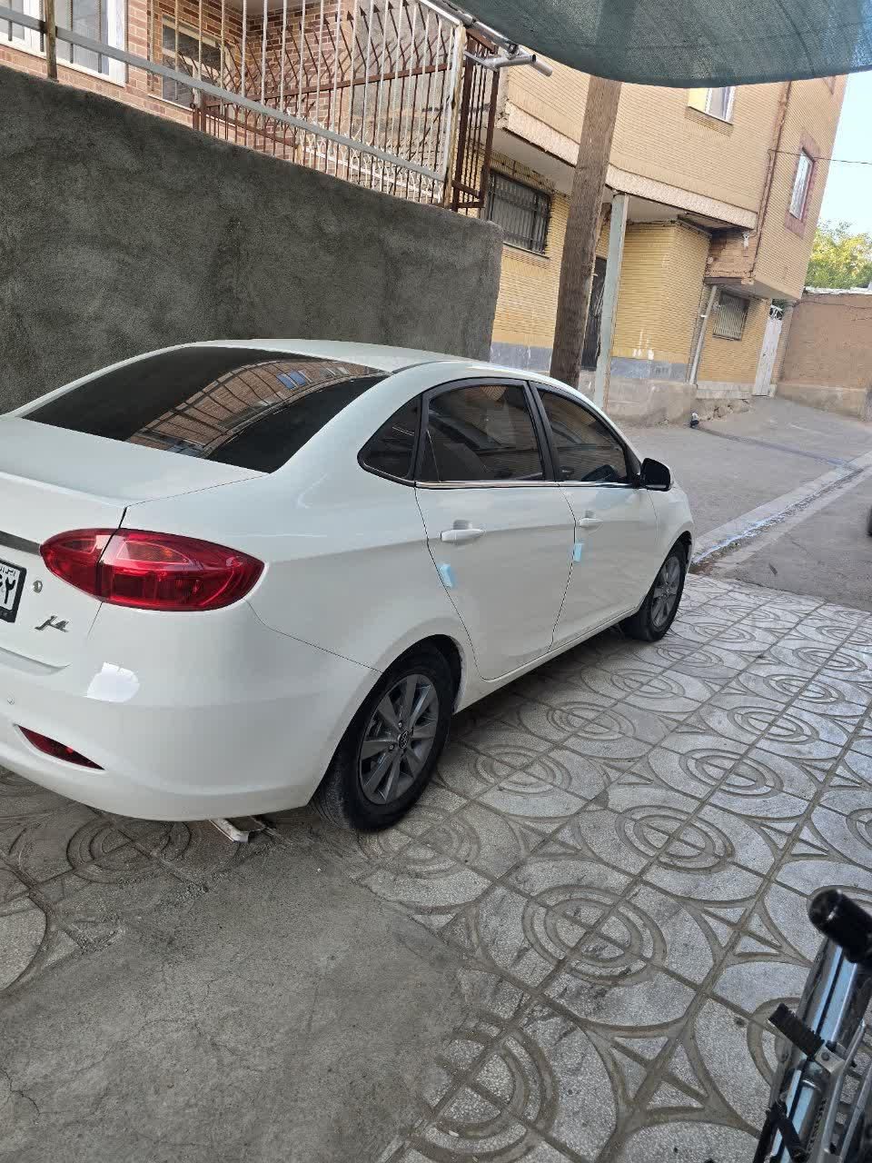جک J4 اتوماتیک ساده - 1402
